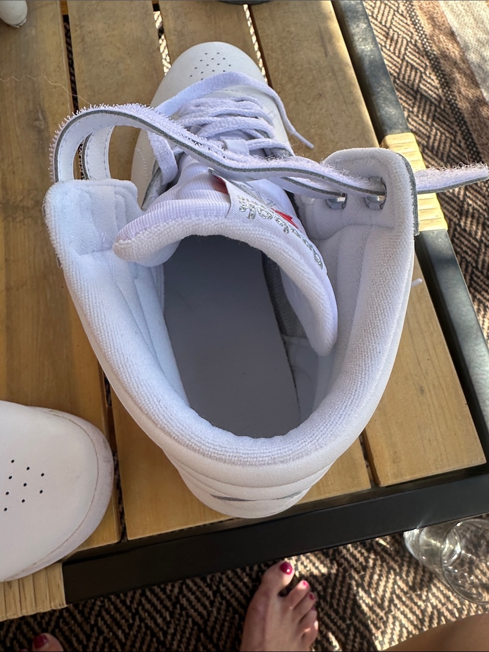 Women’s classic white Reebok sneakers - Picture 6 of 9